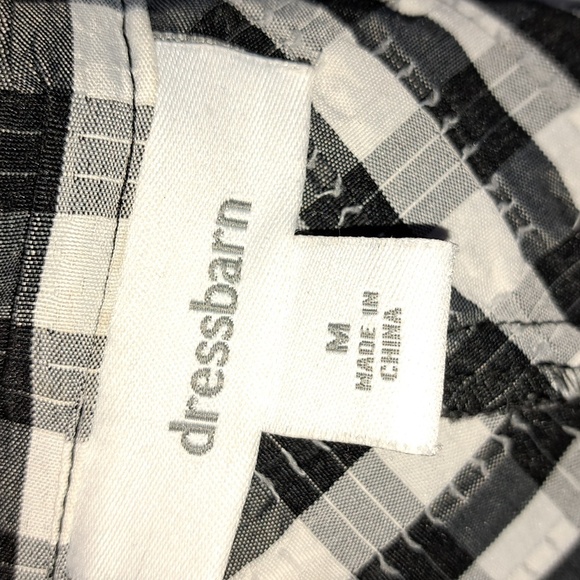 Black and white crinkled gingham blouse,  dress barn size M - Picture 4 of 5